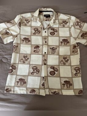Men’s mushroom button up